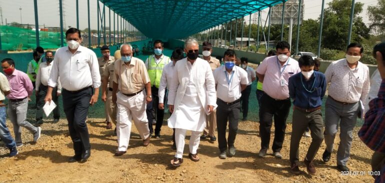 Rao Inderjit inspected under construction U-Turn on Sirhaul Border